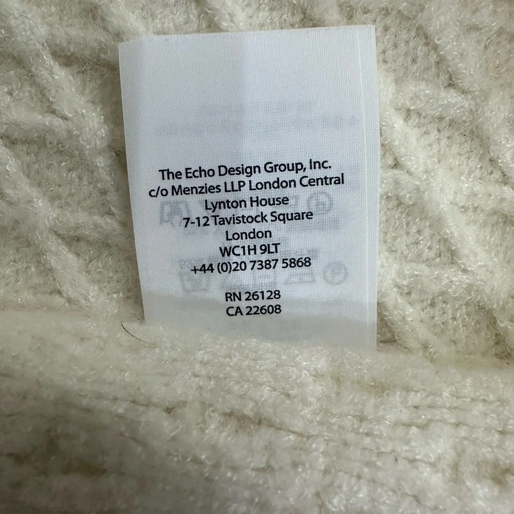 ECHO NEW YORK featherweight diamond knit oversized women's scarf wrap - Ivory
